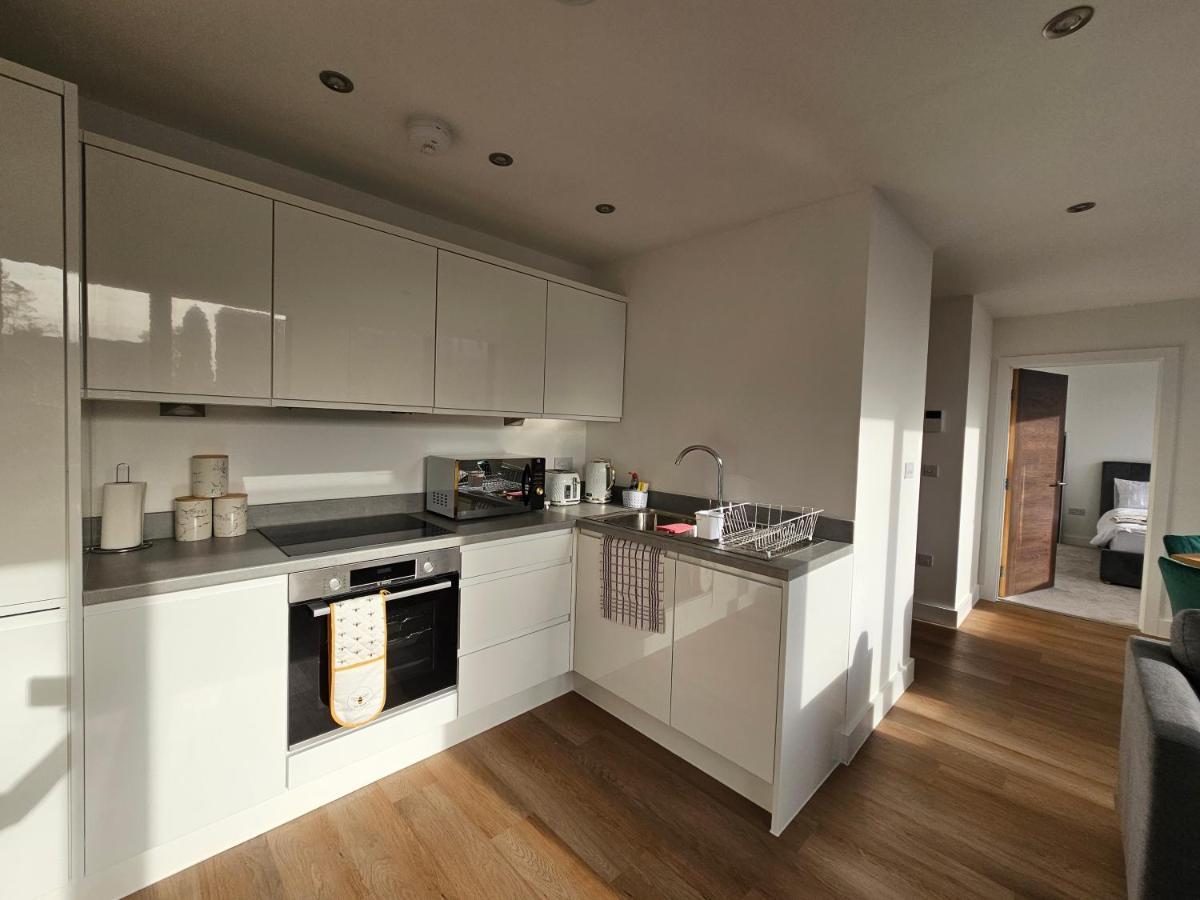 Brand New Trafford Apartment Manchester Exterior photo